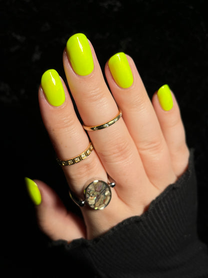 Yellow. No, Green. No, Yellow.