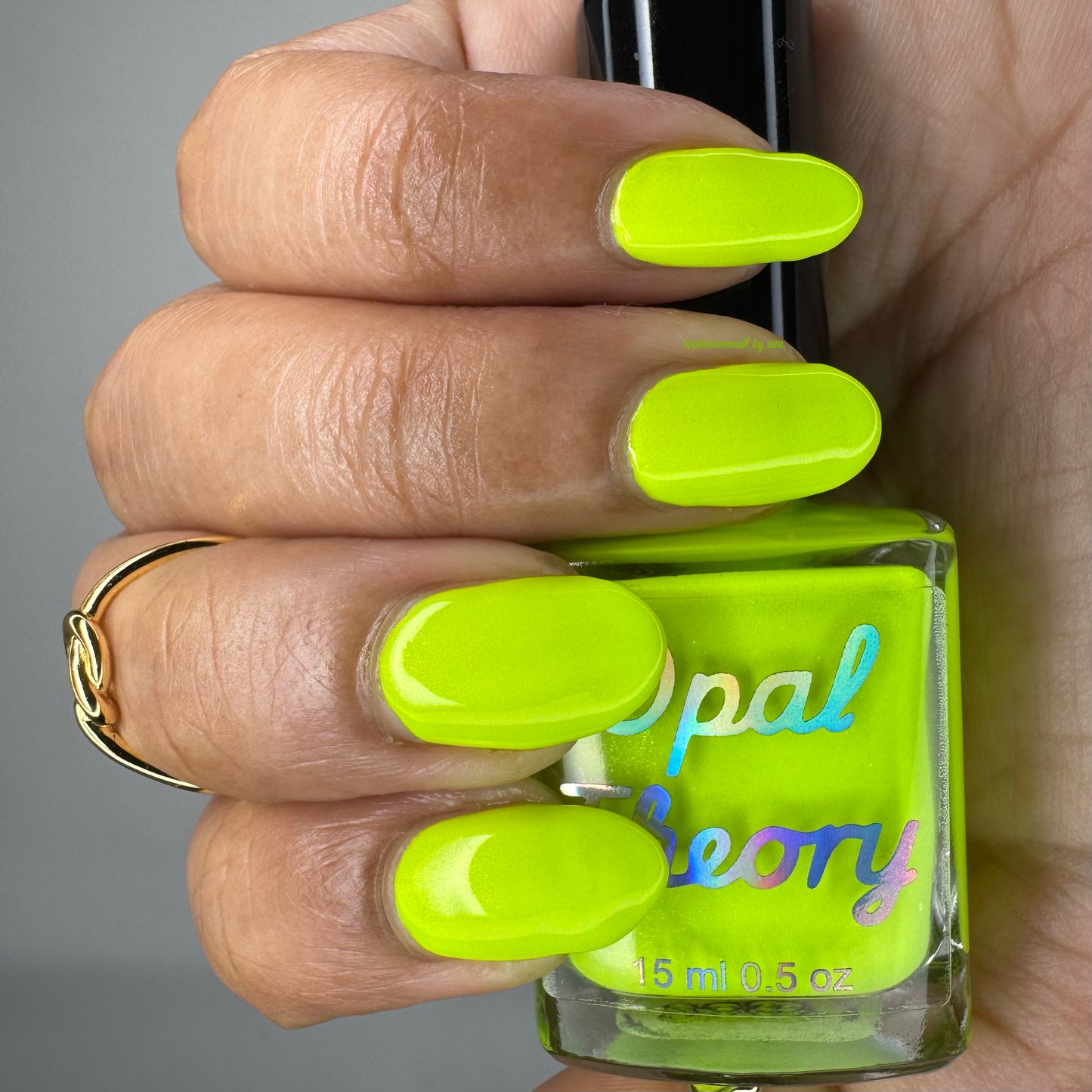 Yellow. No, Green. No, Yellow.